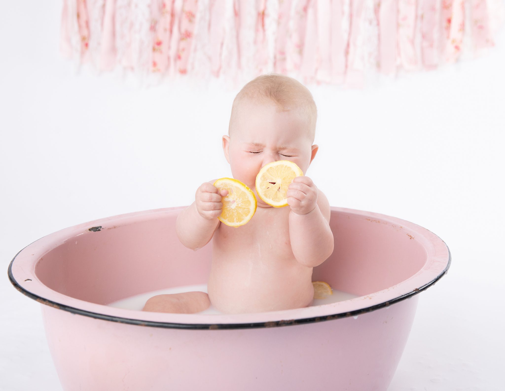 Perth Family baby lemon bath Photographer ShaBo STUDIO